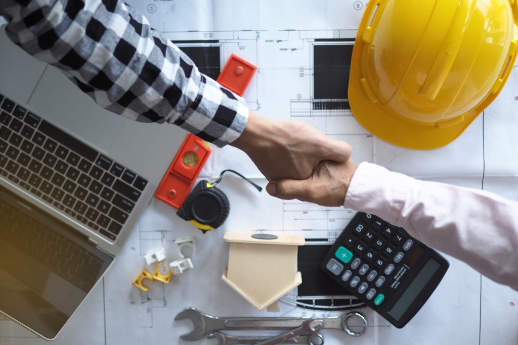 What Does a General Contractor in Palm Beach County, FL Do?