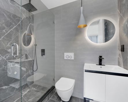 Frameless Glass Walk-In Showers